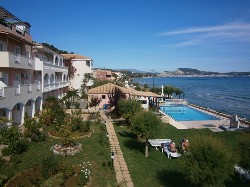 Hotel Agoulos Inn